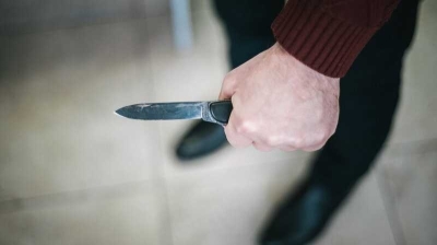 В Нижневартовске подросток с ножом напал на мужчину в супермаркете